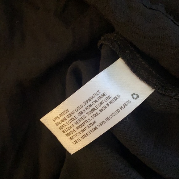 Black dress - Picture 6 of 6